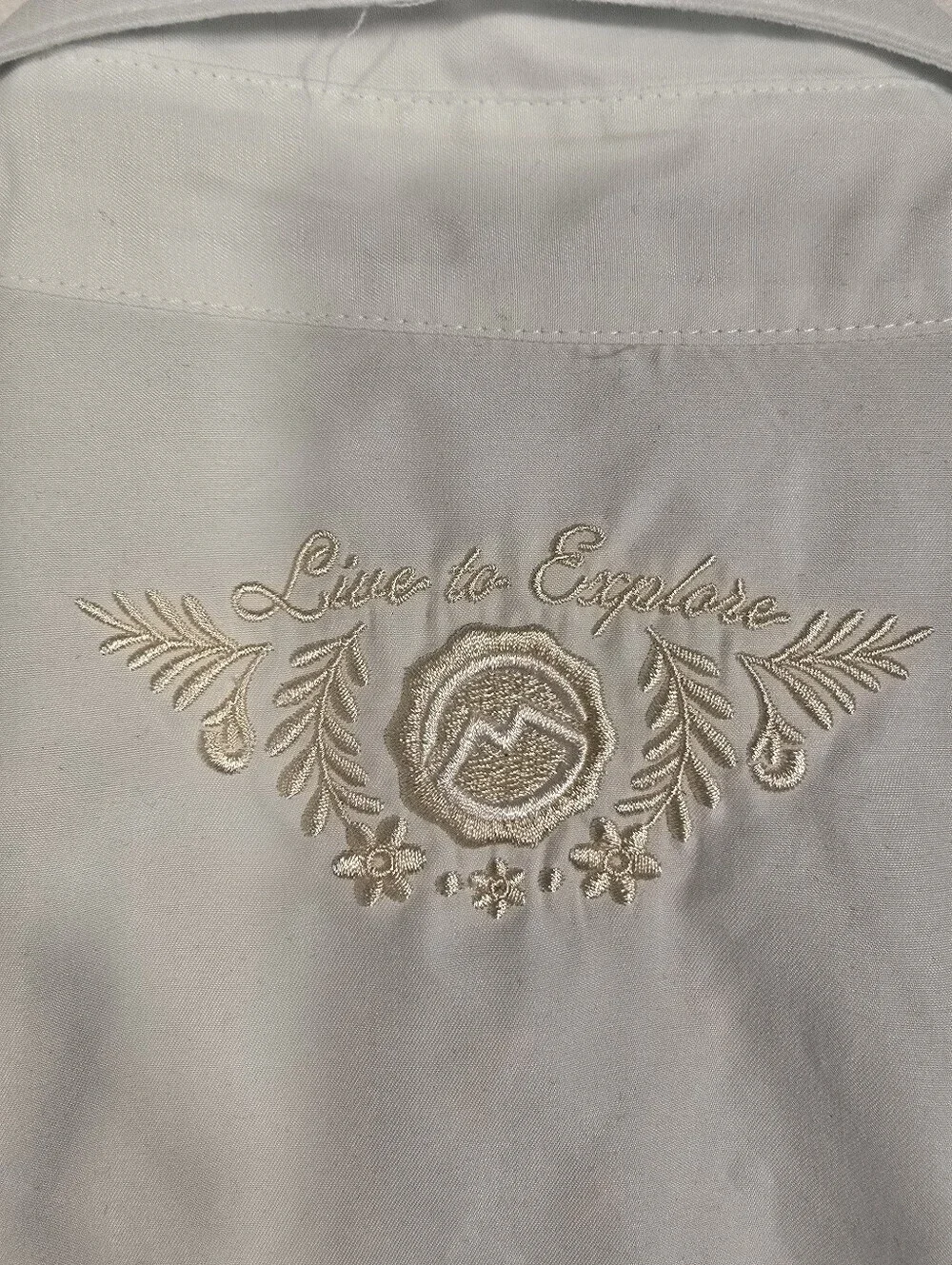 Magellan Fishgear White Embroydered Guayabera S Sleeve Poly Shirt. Mens L - Picture 11 of 13